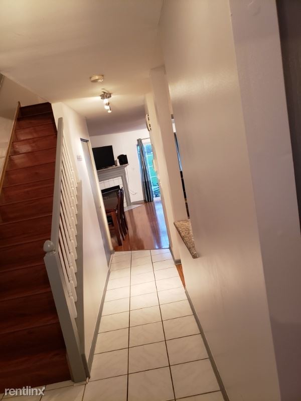 Building Photo - 2 br, 2.5 bath Townhome - 1755 Nature Ct
