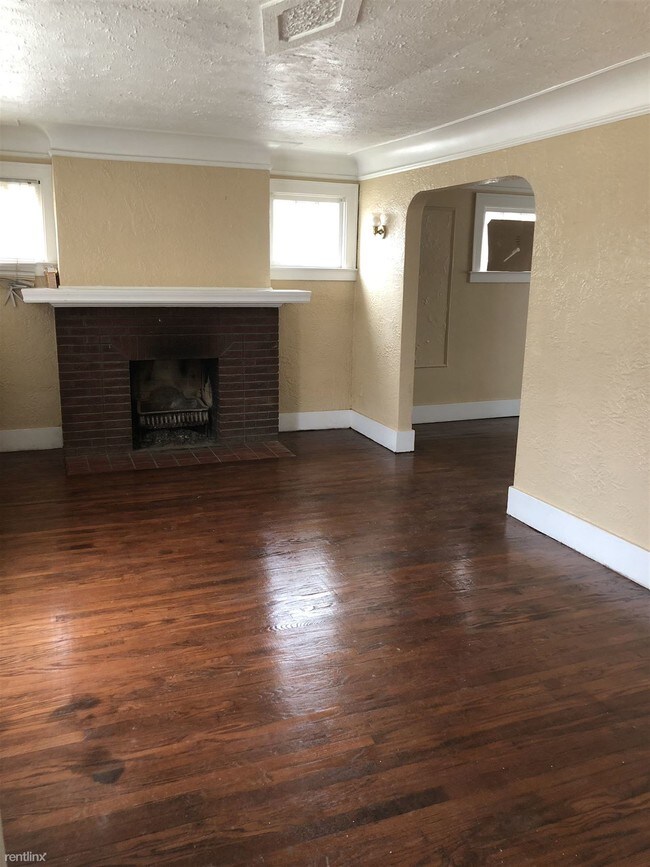 Building Photo - 3 br, 1.5 bath House - 15705 Minock St