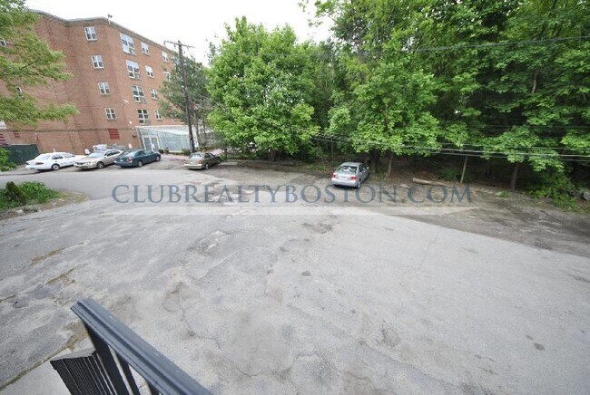 Building Photo - 260 Grove St