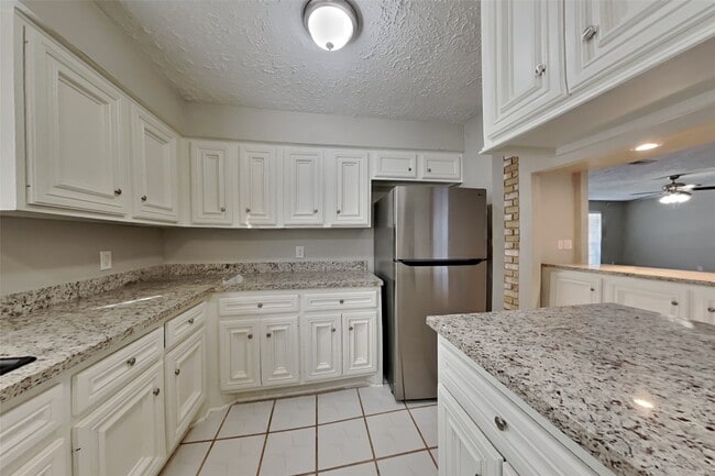 Building Photo - 12706 Pantano Drive