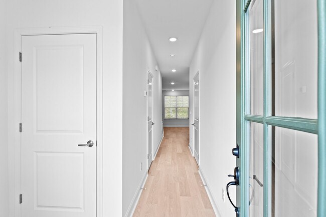 Foto del edificio - 8425 Whisper Ln