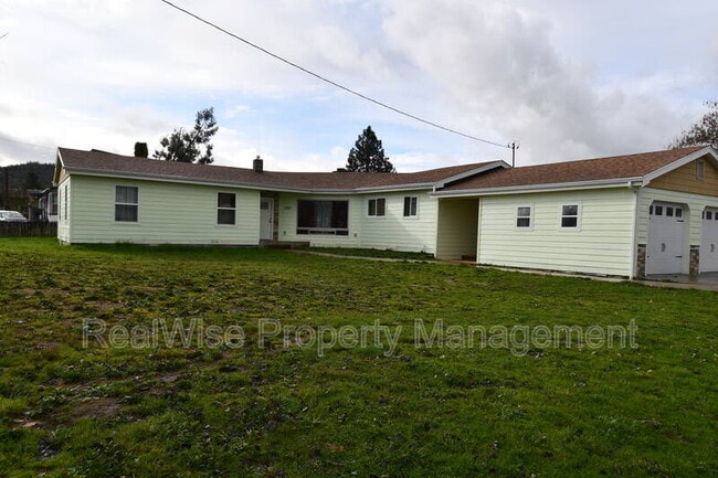 Building Photo - 2347 Cannon Ave