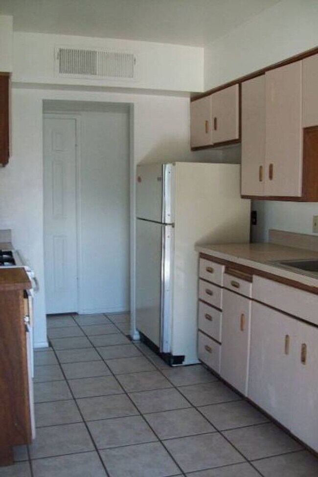 Foto del edificio - Spacious 3-Bedroom Home in Prime Tempe Loc...