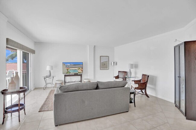 Building Photo - 2908 Bayshore Dr