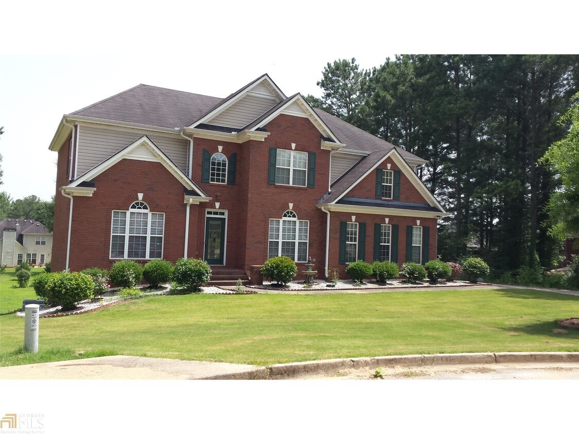 Primary Photo - 240 Thorn Berry Way
