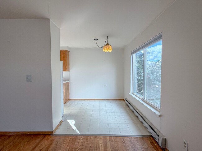 Building Photo - 3221340