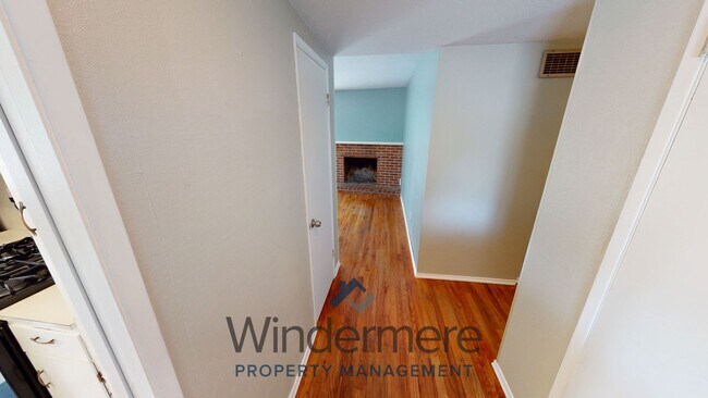 Foto del edificio - 1034 Waverly St