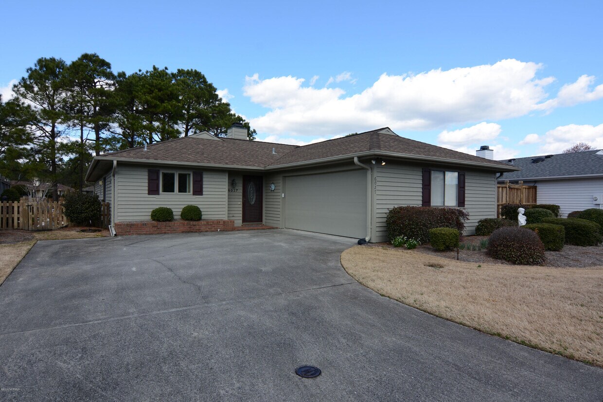 Primary Photo - 6027 Cedar Ridge Dr