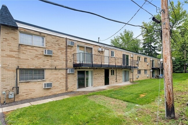 Building Photo - 24325 Detroit Rd