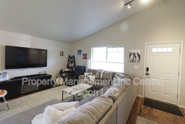 Building Photo - 63305 Vogt Rd