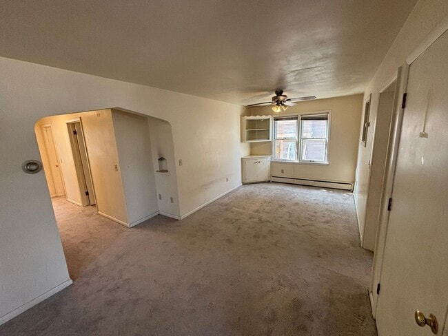 Building Photo - 1135