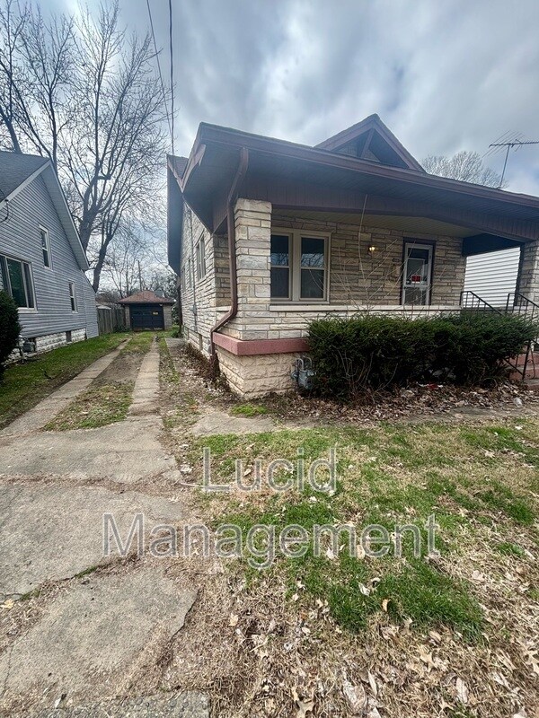 Foto del edificio - 1310 Earl Ave