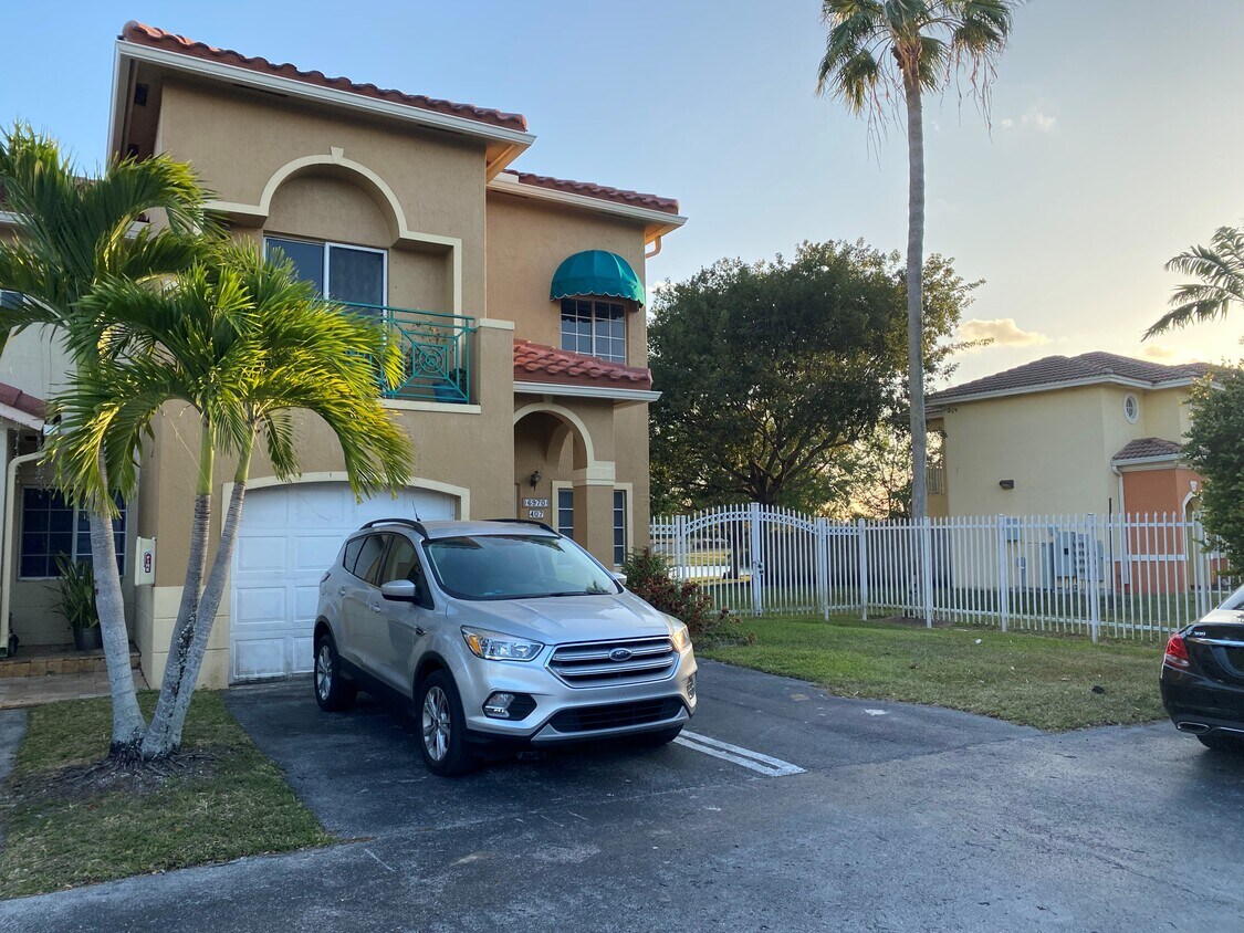 Primary Photo - 6970 NW 174th Ter