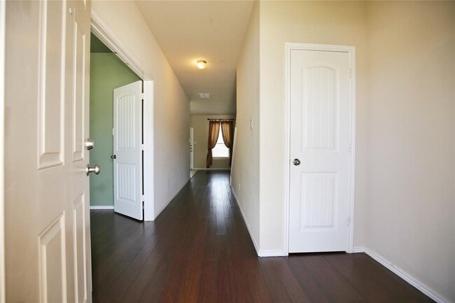 Foto del edificio - 2720 Overton St