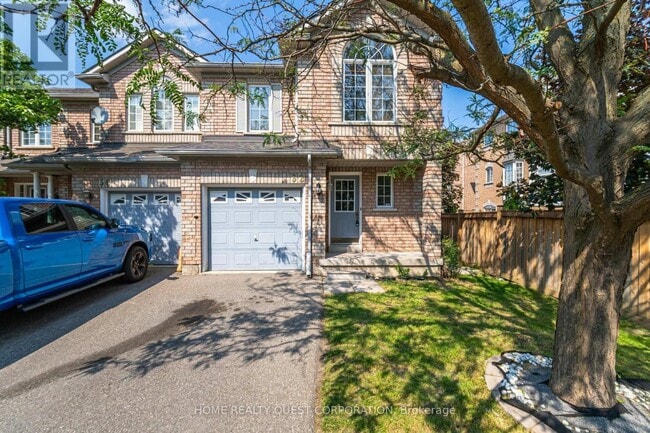 Photo du bâtiment - 9900 McLaughlin Rd N