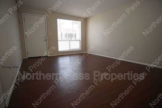 Building Photo - 114 Bauxite Ave