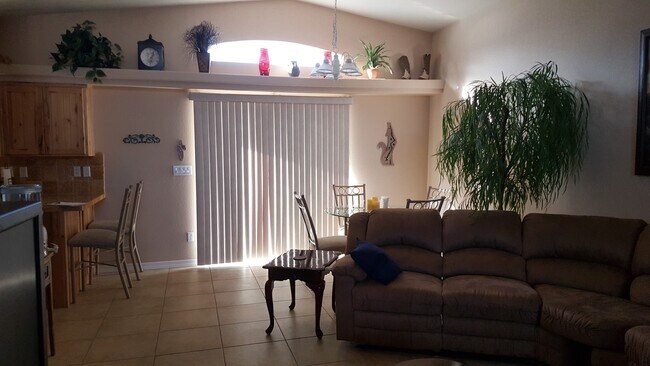 Building Photo - Avail 2026 Winter Furnished Home