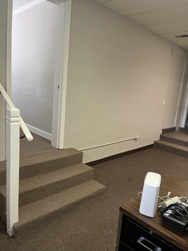 Building Photo - 1900 E Robinson St