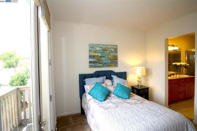 Photo - 467 Pariso Terrace House