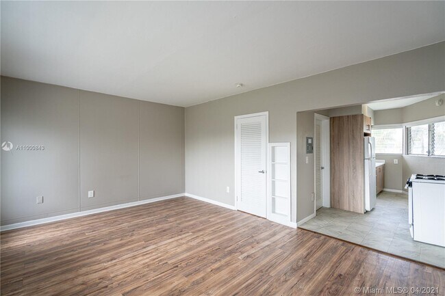 Building Photo - 10200 E Bay Harbor Dr
