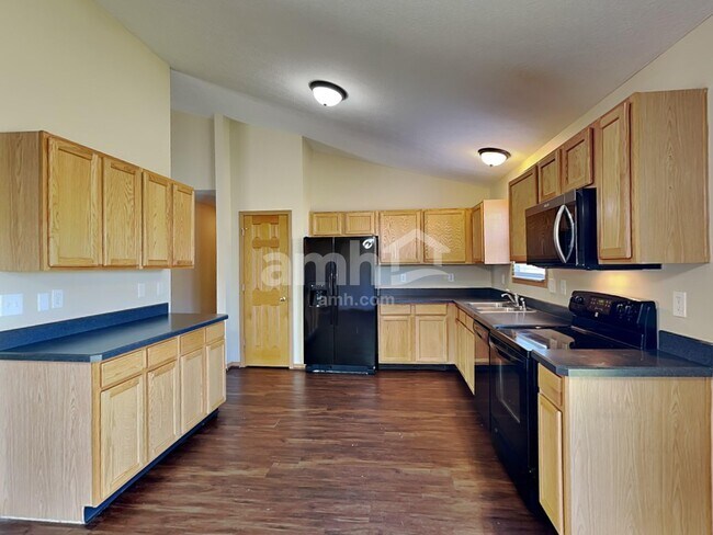 Foto del edificio - 3812 Wolf Creek Rd