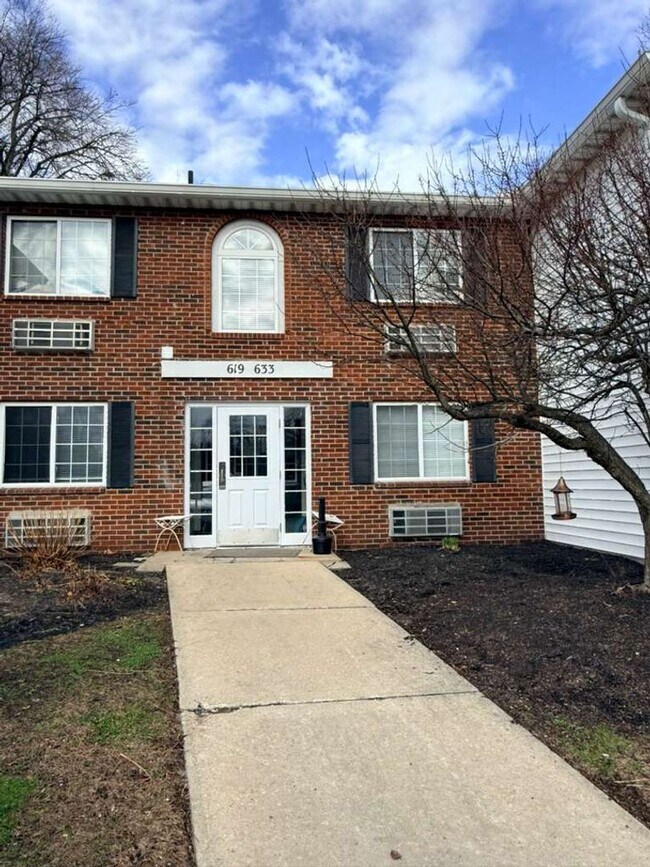 Building Photo - Magnolia Manor - Unit 629