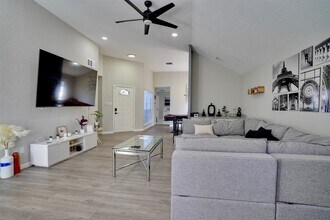 Building Photo - 4010 Oak Terrace Ct