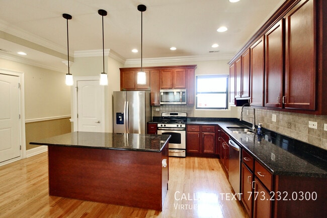 Building Photo - 5528 S Indiana Ave