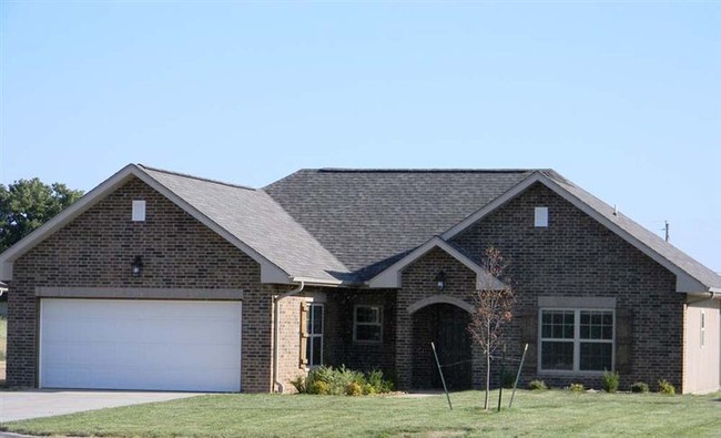 Building Photo - 107 Bluegrass St