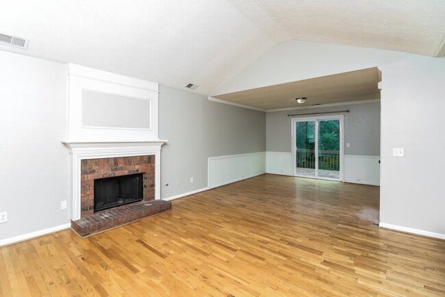 Foto del edificio - 2991 Heather Lake Dr