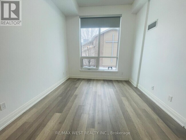 Photo du bâtiment - 3121 Sheppard Ave E