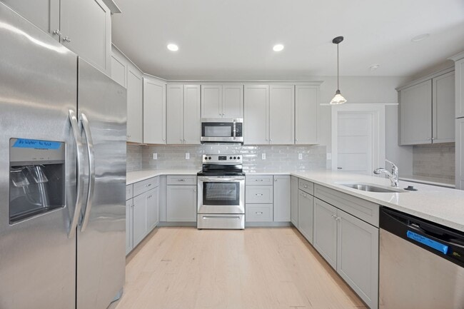 Building Photo - Delaware City Alert!! 3 bed 2 baths availa...
