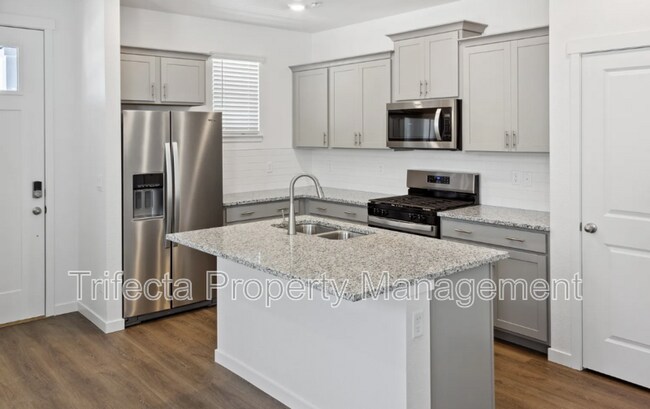 Foto del edificio - 628 Thoroughbred Ln