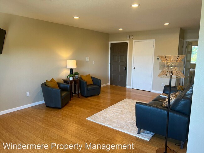 Foto del edificio - 2 br, 2 bath House - 1588 Naval Avenue #14