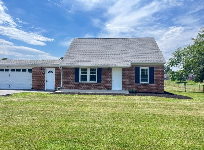 Building Photo - 1343 Mount Aetna Rd