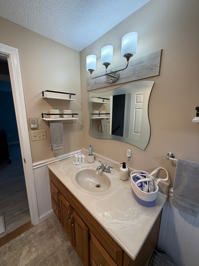 Building Photo - 110 Granite St