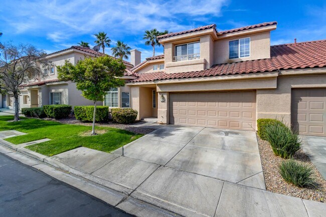 Building Photo - Welcome to this beautiful home with new carpet and new paint in the highly sought-after Green Val...