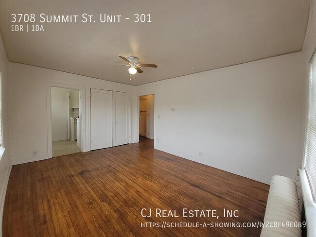 Building Photo - 3708 Summit St