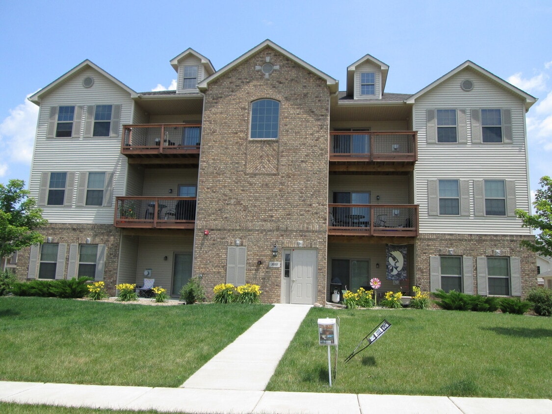 Primary Photo - 2 bedroom, 2 bath condo in North Liberty
