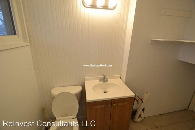 Building Photo - 3 br, 1.5 bath House - 8734 Desoto Drive