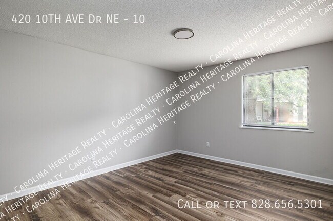 Foto del edificio - 420 10th Ave Dr NE