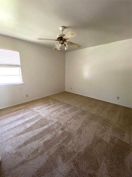 Building Photo - 4428 Valleyfield Dr