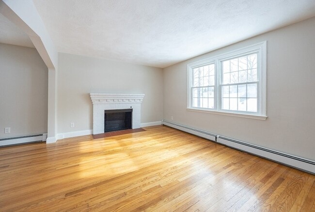 Building Photo - 24 Bossi Ave