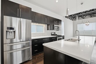 Building Photo - 4704 Crawford St