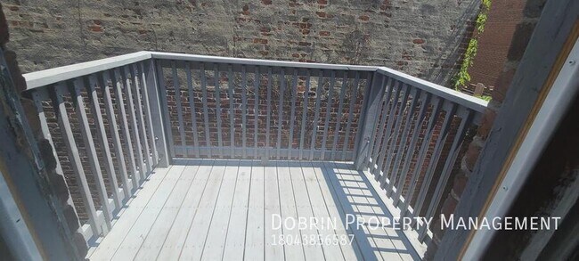 Photo - 113 E Leigh St Apartment