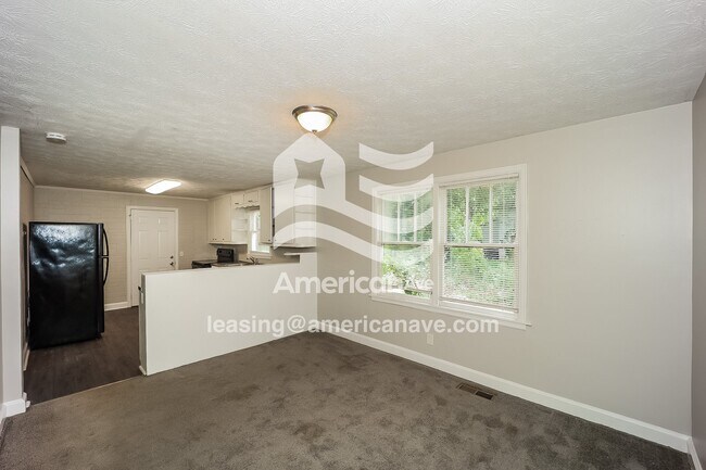 Building Photo - 4318 3rd Ave