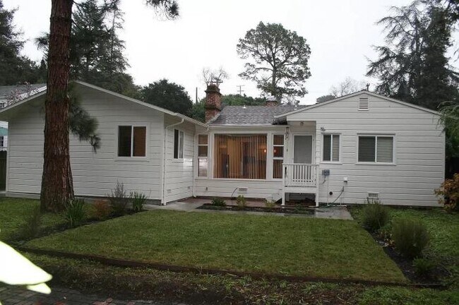 Foto del edificio - 5 bedroom in San Leandro CA 94577