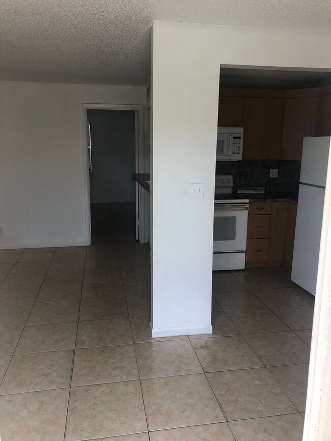 Building Photo - 95 NE 41St M-199 , Oakland Park FL , 33334