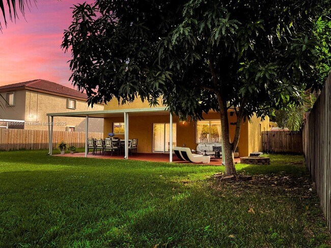 Foto del edificio - 8741 SW 212th Terrace