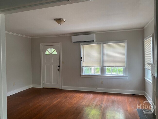 Foto del edificio - 1418 E 42nd St